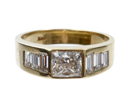 Gold (18ct) diamond dress ring with a starlight cut diamond to the centre, estimated to weigh approximately 0.91 carats, flan