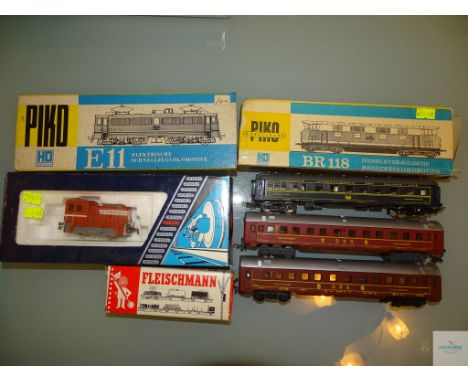 HO GAUGE - A GROUP OF EUROPEAN OUTLINE LOCOS AND COACHES by PIKO, GUTZOLD, FLEISCHMANN etc as lotted - G in F/G boxes (where 