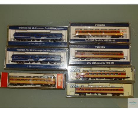 N GAUGE - JAPANESE OUTLINE PASSENGER CARRIAGES by TOMIX, KATO and LIMA - VG/E in F/VG boxes (7)
