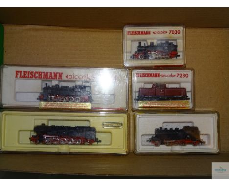 N GAUGE - GROUP OF GERMAN OUTLINE DIESEL AND STEAM LOCOS - FLEISCHMANN AND MINITRIX - G/VG in G boxes (5)