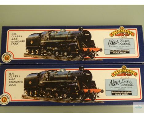 OO GAUGE - PAIR OF BACHMANN BR CLASS 4 STANDARD STEAM LOCOS numbered 75069 and 75078 - VG/E in G/VG boxes (2)