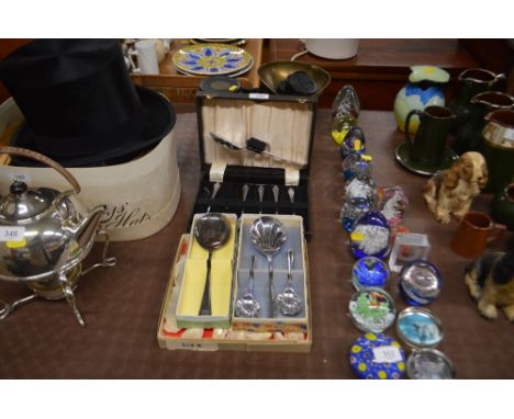 A set of kitchen scales and weights; a quantity of pepper mills and boxed cutlery