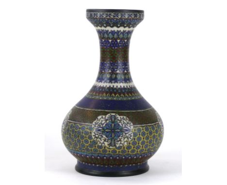 A Chinese cloisonné vase, late Qing Dynasty (1644-1912)
The cloisonné enamel laid on a ceramic glazed base, of pear form risi