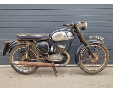 BSA B175 Bantam restoration project.Very complete and original project. 4 speed gearbox, heavyweight forks, centre plug head.