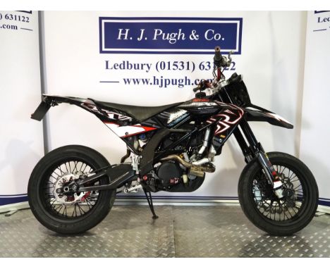 Aprilia SXV550 SM enduro bike. 2007. 553cc Runs and rides. MOT until 25.03.25.&nbsp; Has had a ground up rebuild by Paul Calv