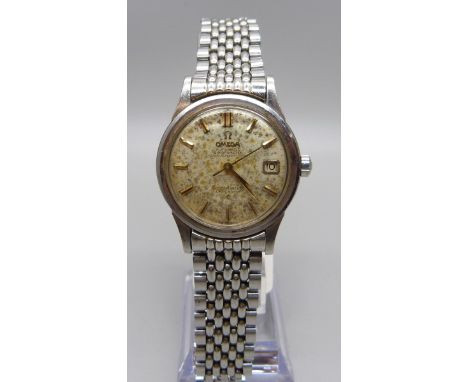 An Omega Constellation Calendar automatic chronometer wristwatch, on original bracelet strap and original box 