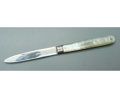 A William IV silver and mother of pearl fruit knife, Sheffield 1833, Aaron Hadfield 