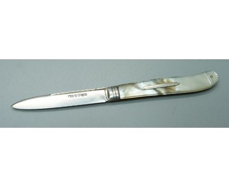 A Victorian silver and mother of pearl fruit knife, Sheffield 1855 