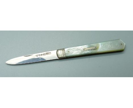 A Victorian silver and mother of pearl fruit knife, Sheffield 1852, Hilliard &amp; Thomason 