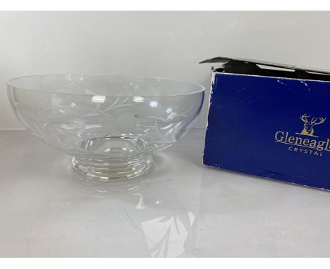 A Gleneagles Crystal footed bowl with thistle etching (10cm x 20cm)