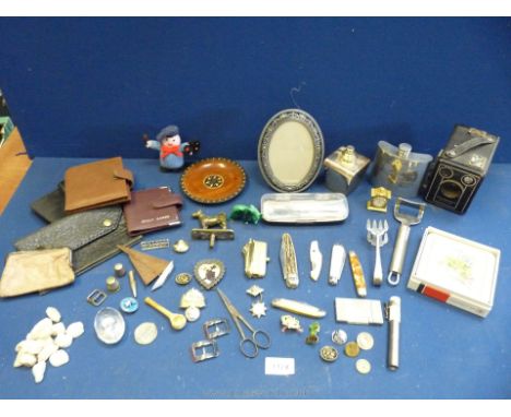 A quantity of miscellanea including penknives, bone handled tools, perfume atomiser, military buttons and badges, brownie cam