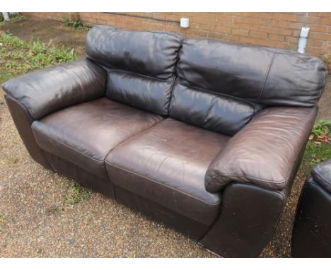 Violino dark brown black leathered two seat sofa (width 220cm) and a matching smaller two seat sofa (width 175cm) (2) 