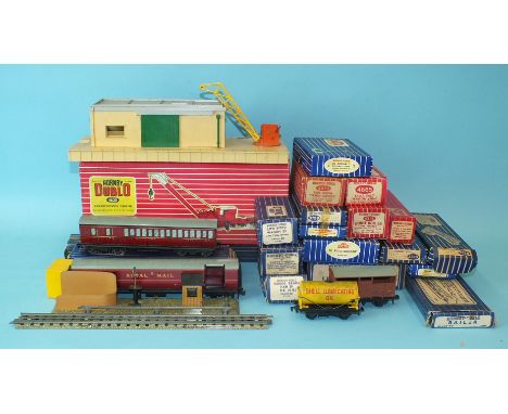 Hornby Dublo 4620 Breakdown Crane, boxed, 3400 T.P.O. Mail Van Set (D1) with leaflet, no box; seven boxed wagons: 4315 Horseb
