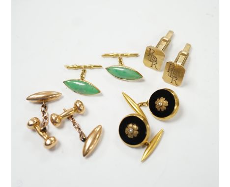 A pair of Edwardian 15ct gold torpedo shaped cufflinks, 9,6 grams and three other pairs of cufflinks including Chinese jade a