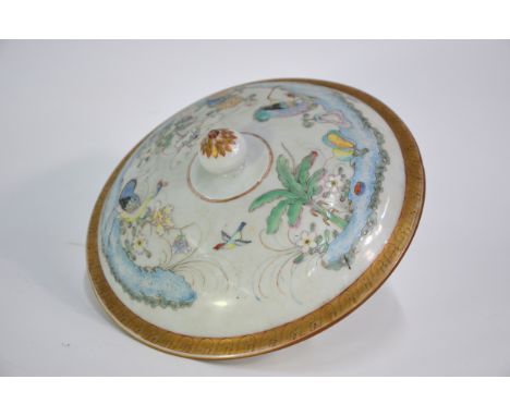 An elegant famille rose tureen cover of circular form with knop finial, decorated with an elegant design of birds and flowers