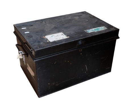 A 2-handled tin trunk, L52cm 