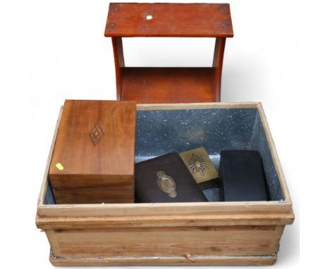 A quantity of various wooden boxes, jewellery boxes, tea caddy, and other items 