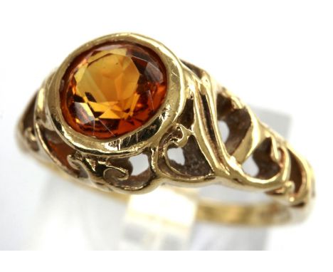 9ct gold ring set with citrine, size M/N, 2.5g. P&amp;P Group 1 (£14+VAT for the first lot and £1+VAT for subsequent lots) 