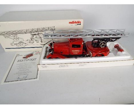 Marklin - A limited edition clockwork 1:16 scale tinplate vintage style Fire Engine with working Turntable Ladder and battery