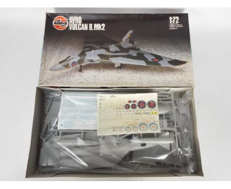 Airfix - A boxed 1:72 scale AVRO Vulcan B Mk2 # 909002. The contents appear still factory sealed in their bag, the box is Fai