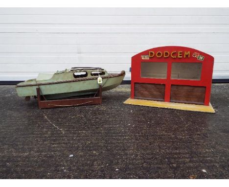 Unbranded - A vintage wooden motorised Cabin Cruiser named Jackpot and a scratch built wooden Garage model. The boat is 76 cm