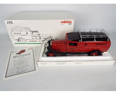 Marklin - A limited edition clockwork 1:16 scale tinplate vintage style Reichspost Van. # 1989. This model with certificate d