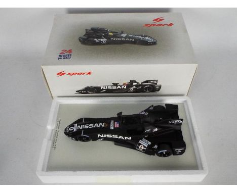 Spark - A rare and highly detailed 1:18 scale Deltawing-Nissan Number 0 as raced at Le Mans 2012 by Marino Franchitti, Michae