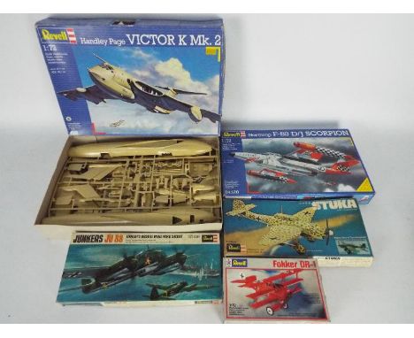 Revell - Five boxed 1:72 scale military aircraft plastic model kits by Revell. Lot includes Revell #4352  Handley Page Victor