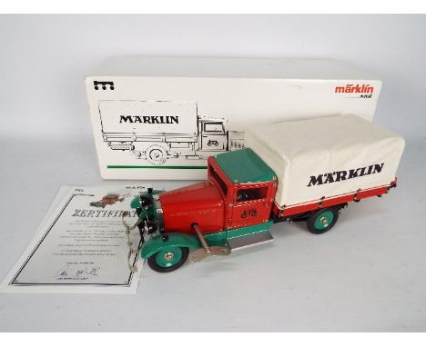 Marklin - A limited edition 1:16 scale clockwork vintage style tinplate truck with working head lamps and canvas tilt. # 1992