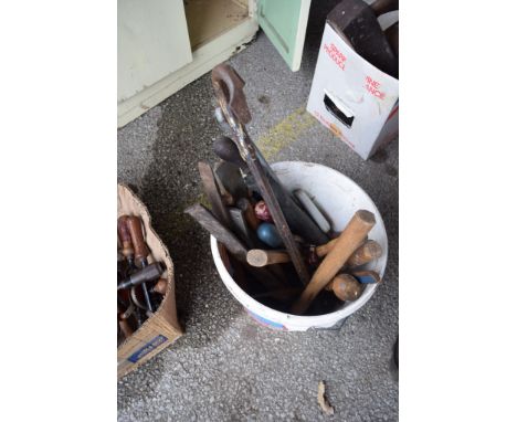 BUCKET CONTAINING VARIOUS TOOLS