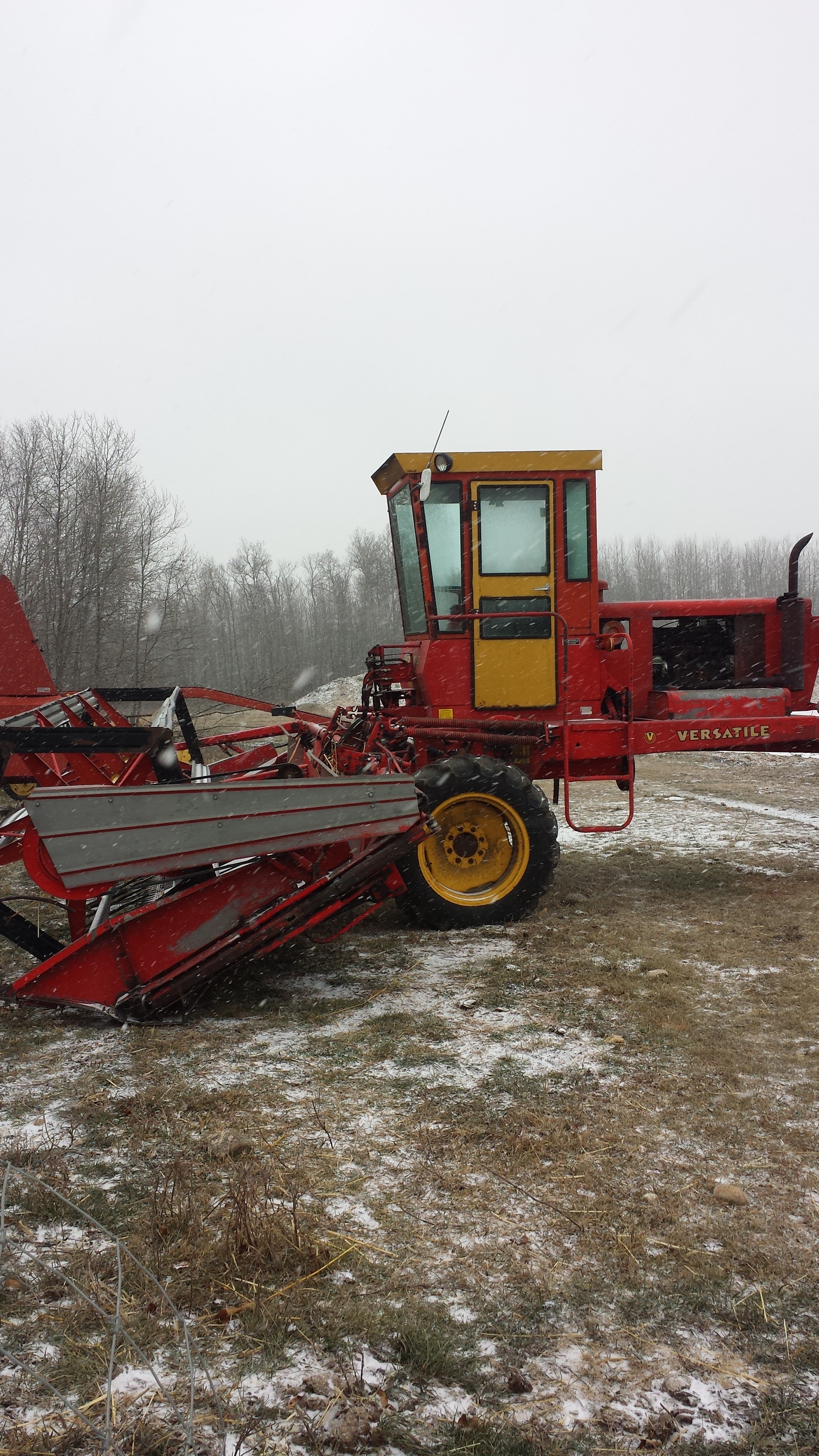 20 ft versatile self propelled swather excellent canvas, new knife, new