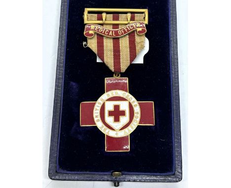 A 9ct gold and enamel British Red Cross Society Medical Officer badge, No 267 Robert Smith MB B.Ch, boxed19.4 g all in 