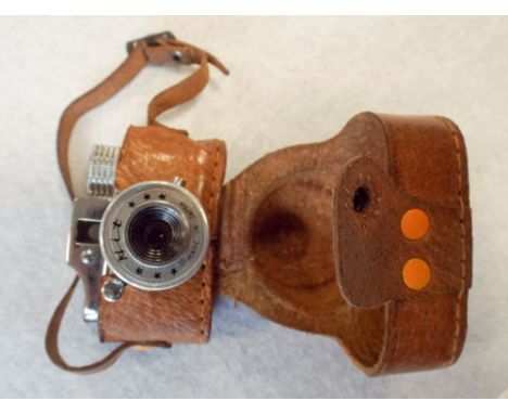 Hit miniature Japanese camera 
