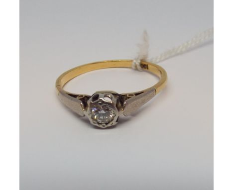 18ct gold and platinum mounted illusion set diamond solitaire ring size 'N' 