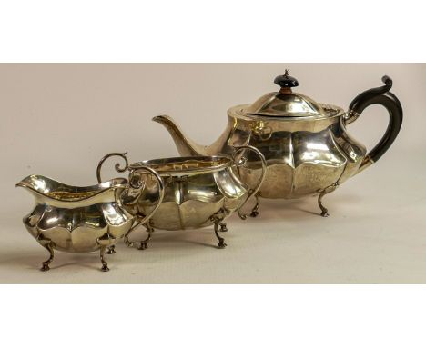 Three piece hallmarked silver tea set, Birmingham 1926. Maker JG Ltd., gross weight 884g. Good used condition, light wear to 