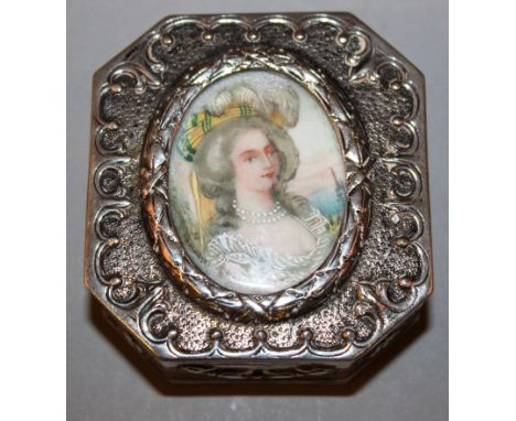 A DUTCH SILVER BOX, the lid with a portrait of a lady. 