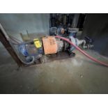 10 hp stainless steel centrifugal pump with Weg motor; 4" input; 3" output. / Bomba centrífuga en a