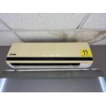 York minisplit air conditioner with control, Model YSEA12FS-ADK, Series 100001046140850052, 220 Vo