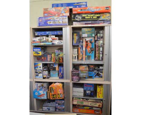 A very good quantity of toys, mostly in original packaging including model kits, Meccano, and a number of battery operated to