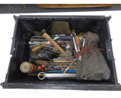 A crate of assorted hand tools, cast steel 3lb hammer, screw drivers, spanners, saw blades, metal rules etc 