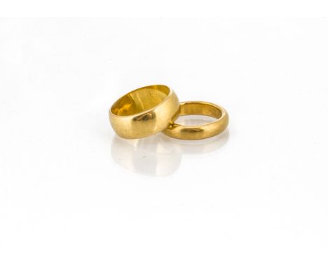 Two 22ct gold wedding bands, ring size K 1/2 and M, 18g 