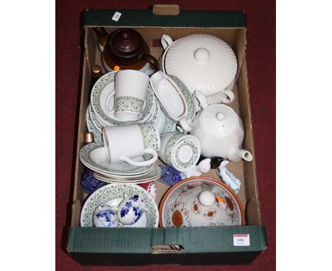 A box of various ceramics to include a Rocklite Dunn Bennett for Royal Doultonpart tea service, several pairs of novelty cera