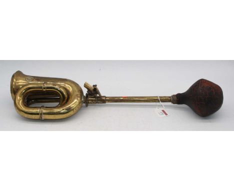 A vintage Desmo brass car horn, 57cm