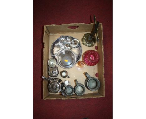 A box of miscellaneous items, to include a Caithness pink tinted art glass vase, brass Corpus Christi figure, pewter tankards