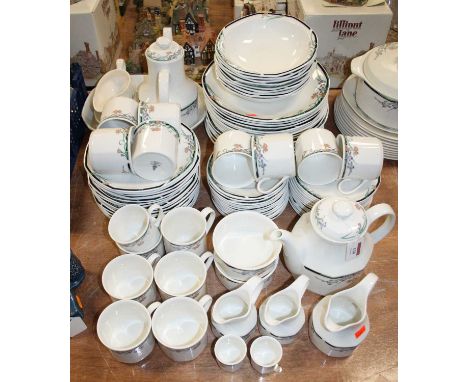 A Royal Doulton Juno pattern part tea and dinner service 