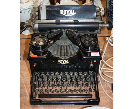 A vintage Royal typewriter, w.39cm 