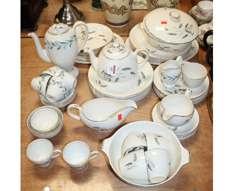 An Alfred Meakin part tea and dinner service; together with a Carisbrooke six-place tea service 