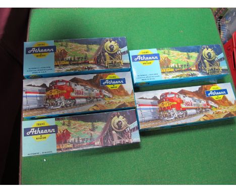 Five 'HO' Scale Eight Wheel American Southern Pacific Coaches by Athearn.