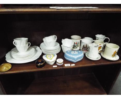 A mixed lot to include a Shelley part tea service in white comprising 21 pieces to include cups, saucers and plates also incl