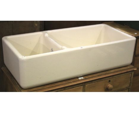 A Shaws Belfast sink. Split into two compartments, unused, L100.5cm x D47.5cm x H27.5cm Condition Report: Internal measuremen